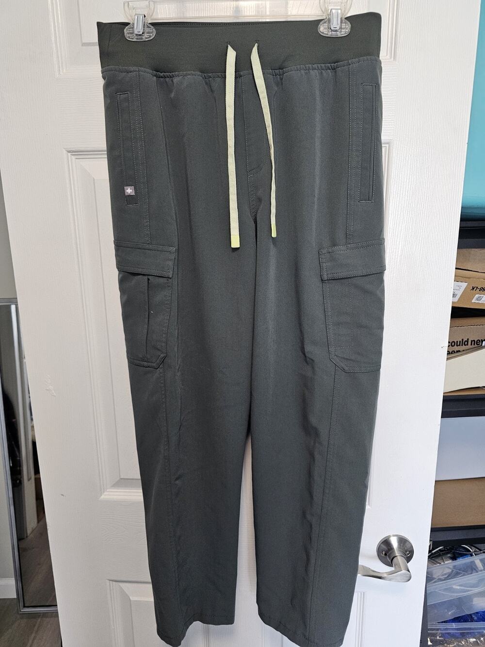 FIGS High Waisted Yola Skinny Scrub Pants size Medium Light Green